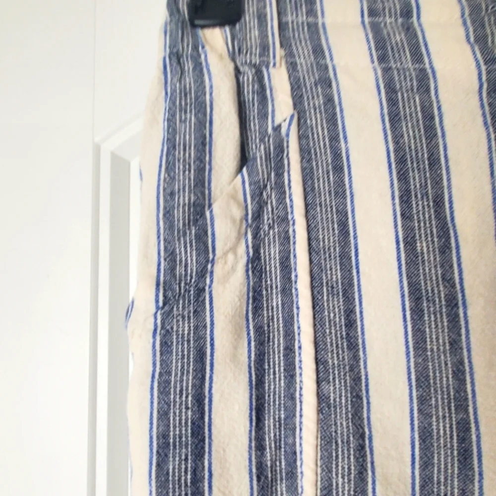 High Rise Blue & Ivory Stripe Linen  High-Rise Pant Tapered - Size XS - Picture 6 of 9